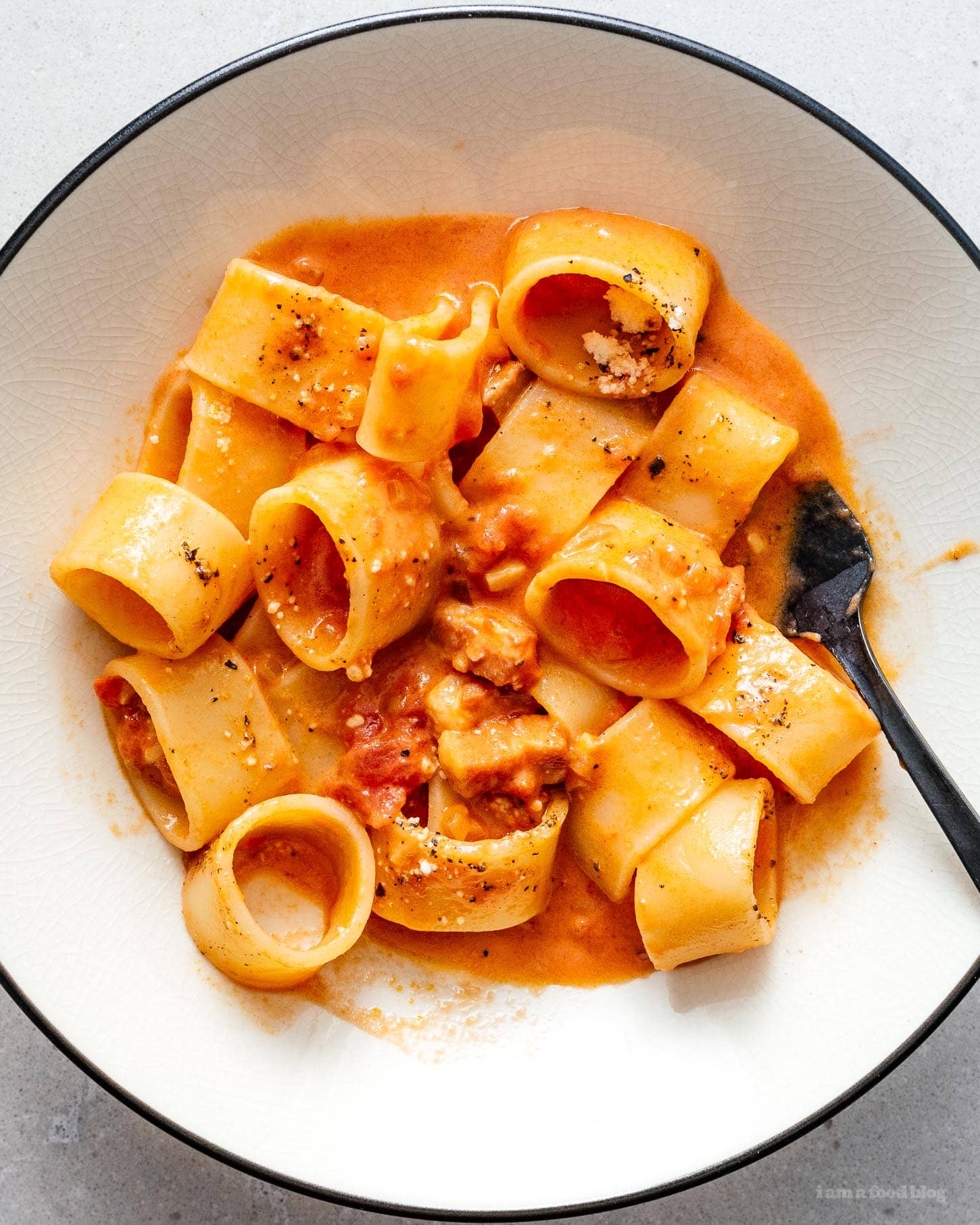 Vodka sauce pasta | foodiesanddrink.com