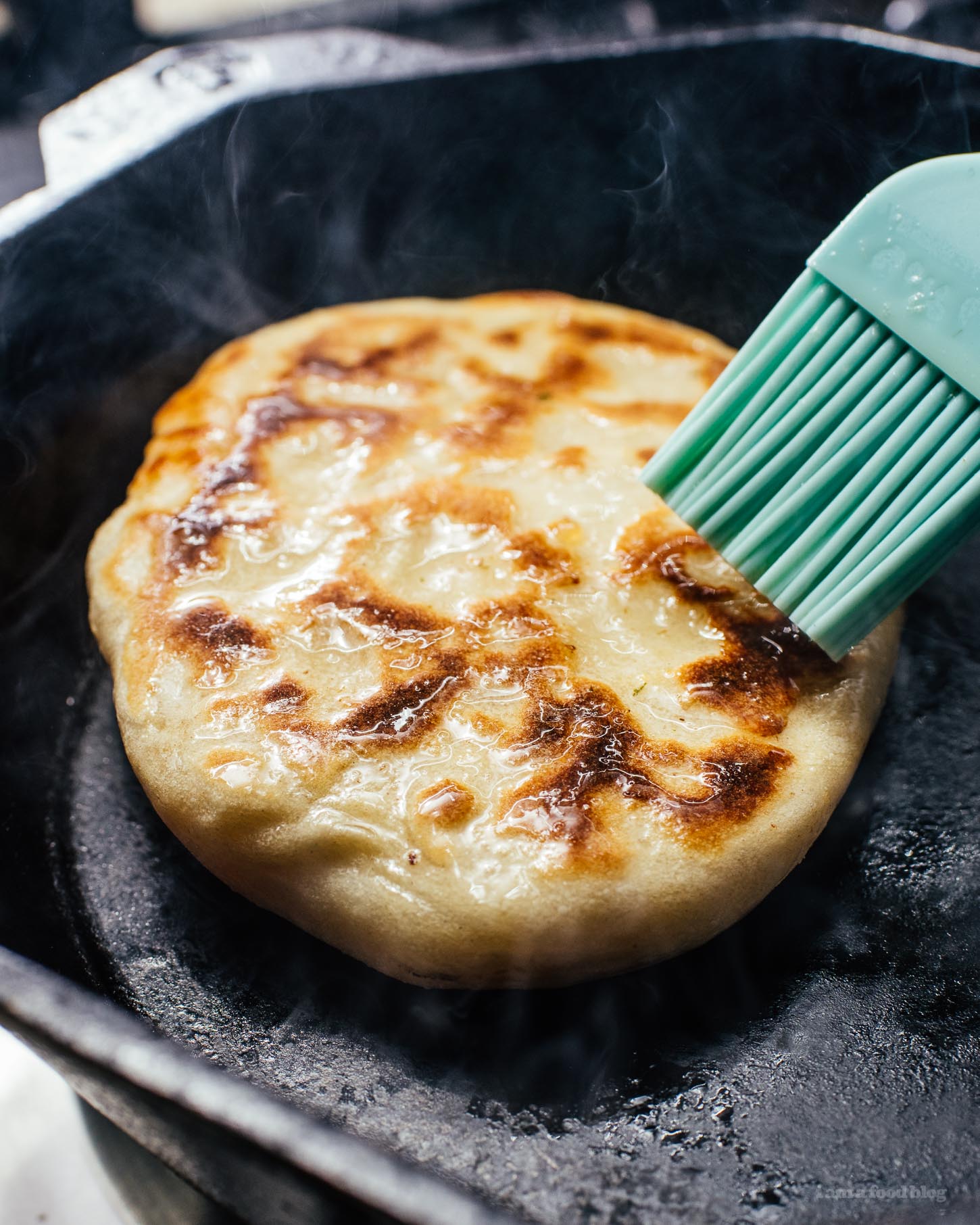 No Yeast Cheesy Naan Bread | foodiesanddrink.com