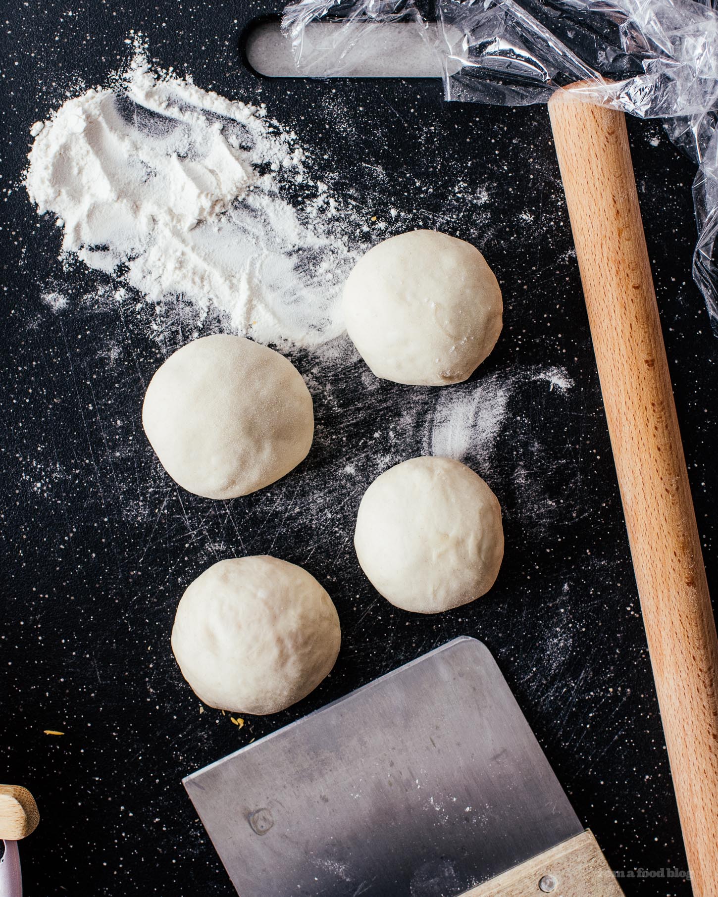 No Yeast Cheesy Naan Bread | foodiesanddrink.com