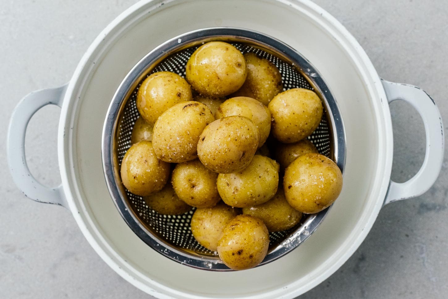 boiled and salted potatoes | foodiesanddrink.com