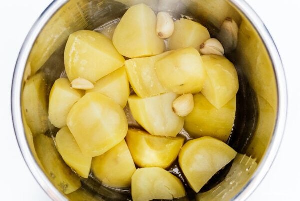 potatoes in instant pot | foodiesanddrink.com