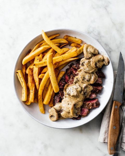 creamy parmesan steak sauce | foodiesanddrink.com