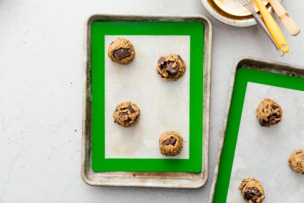 chocolate chip cookies ready for baking | foodiesanddrink.com