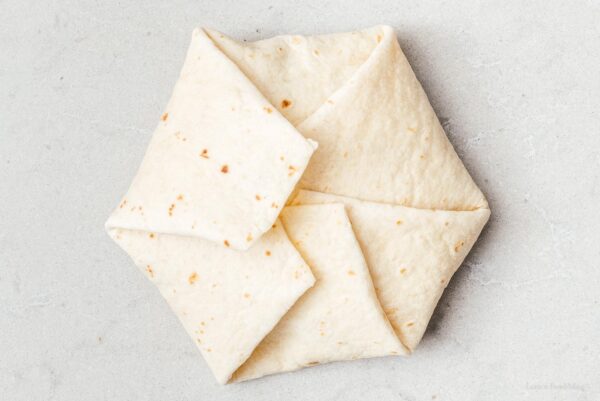 how to fold a crunchwrap | foodiesanddrink.com