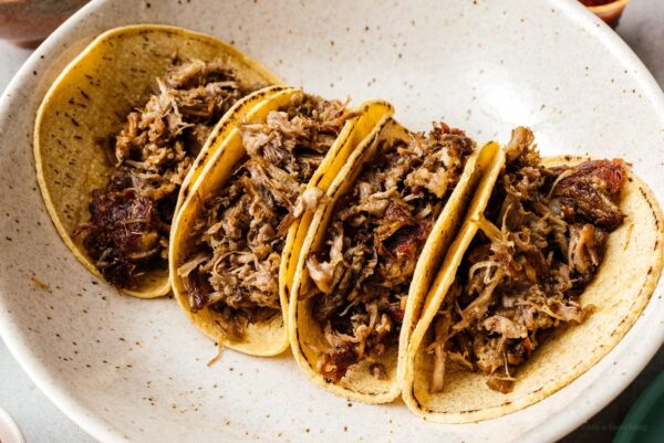 carnitas tacos | foodiesanddrink.com