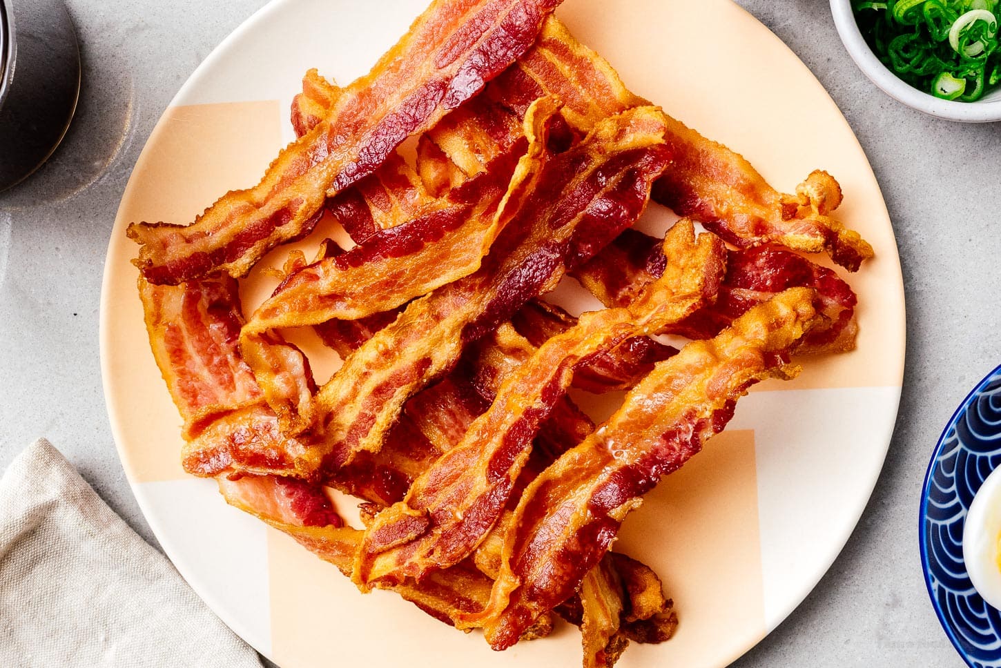 Air Fryer Bacon | foodiesanddrink.com