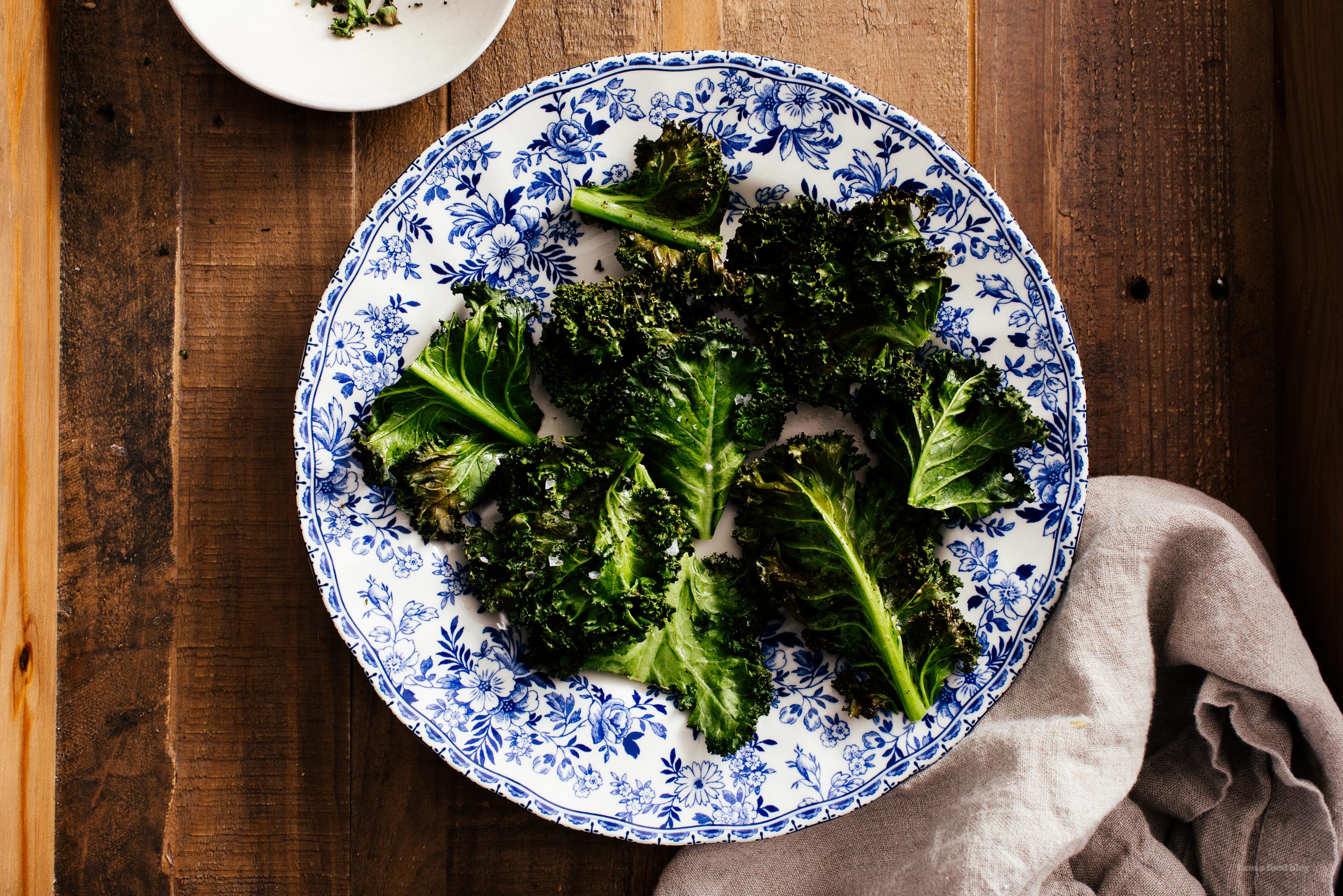 Air Fryer Kale Chips | foodiesanddrink.com