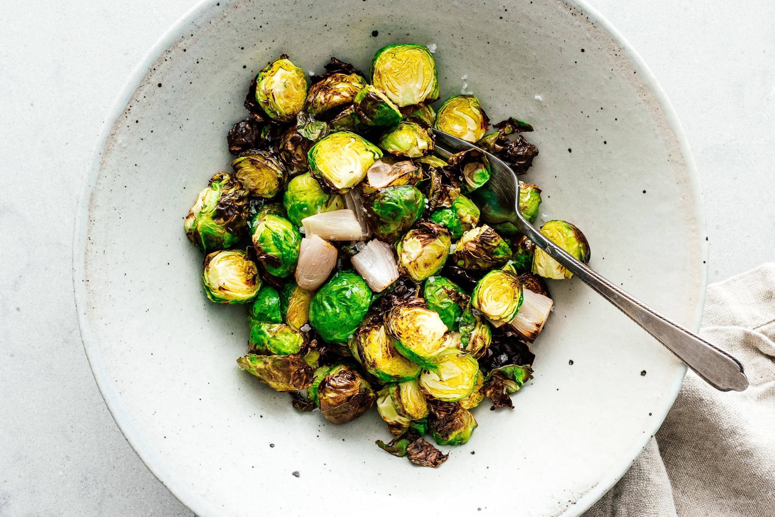 Air Fryer Roasted Brussels Sprouts | foodiesanddrink.com