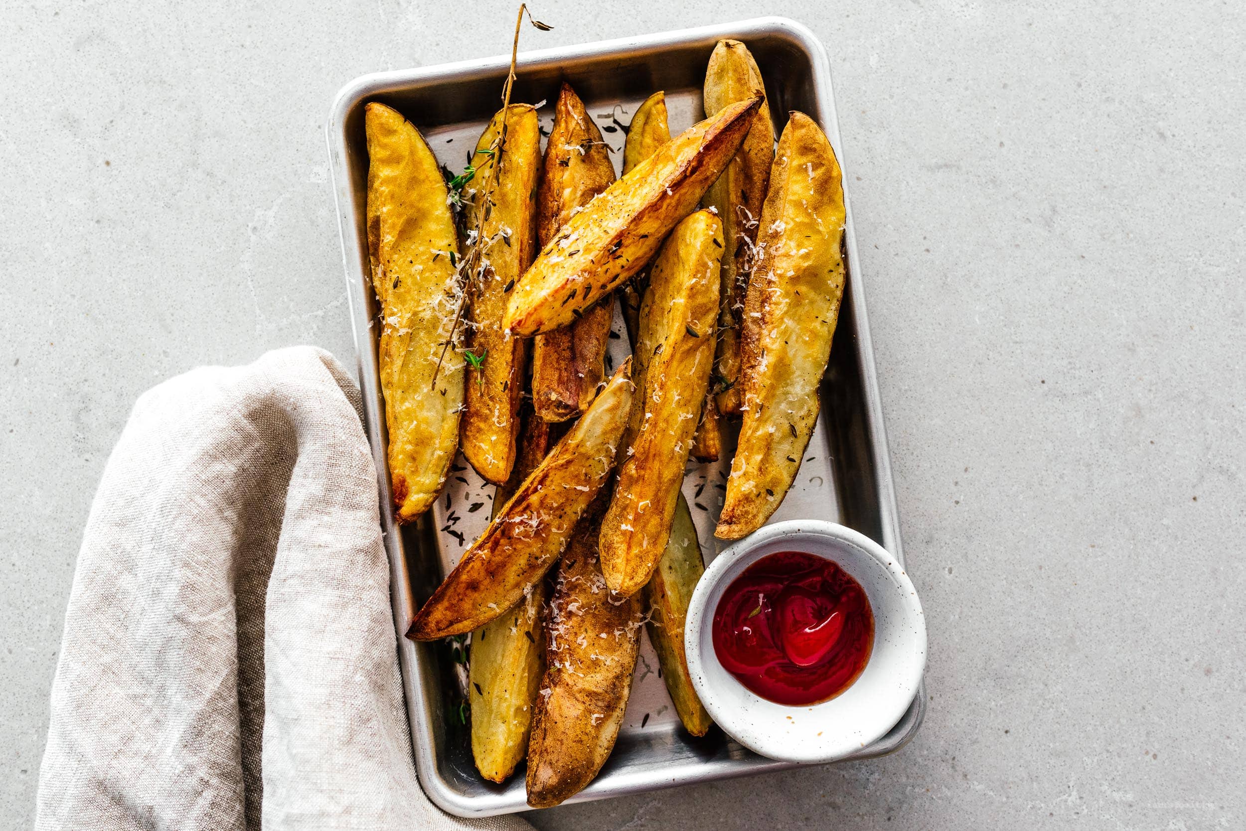 Air Fryer Potatoes | foodiesanddrink.com