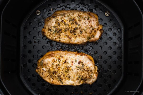 pork chops in air fryer | foodiesanddrink.com