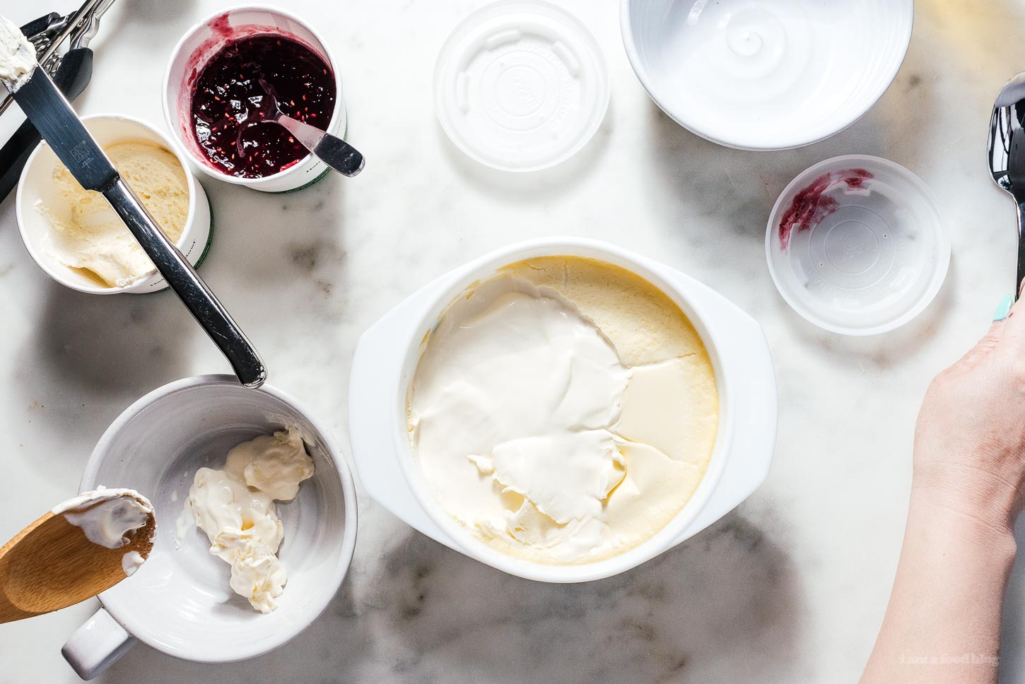 how to make clotted cream | foodiesanddrink.com