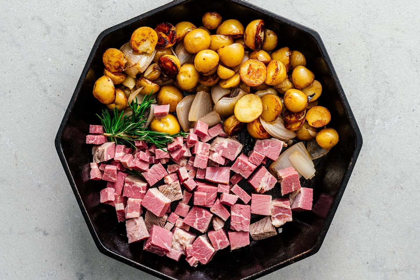 making corned beef hash | foodiesanddrink.com