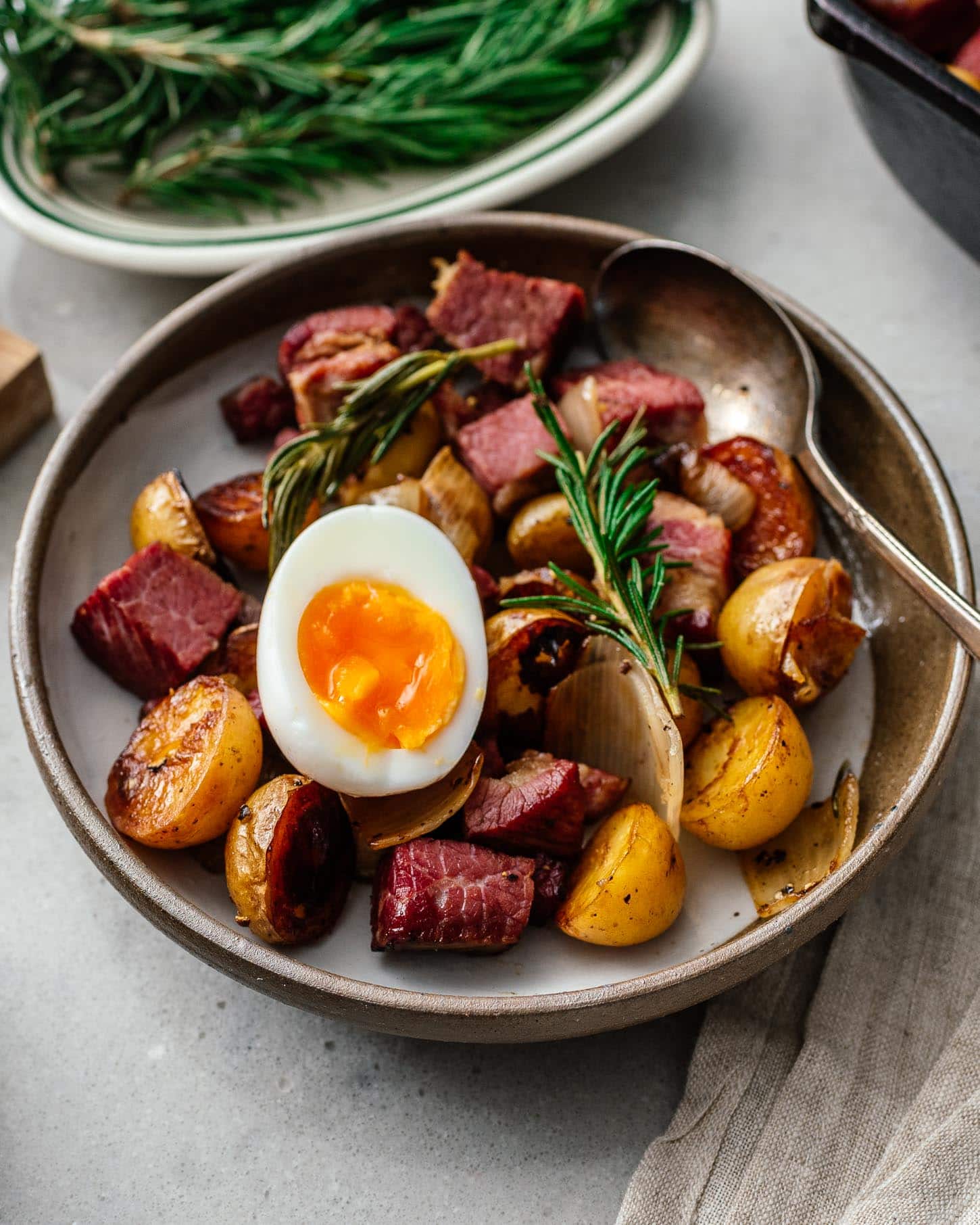 corned beef hash | foodiesanddrink.com