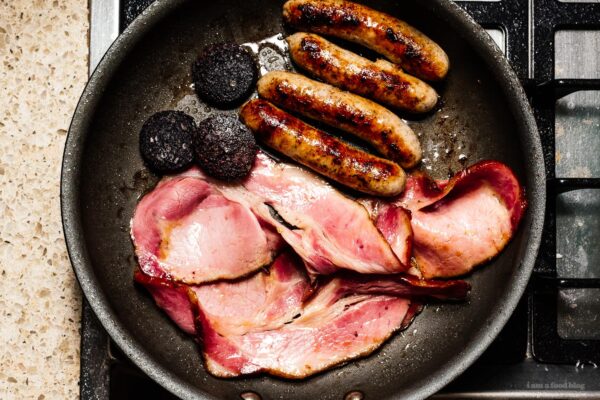 meats for english breakfast | foodiesanddrink.com