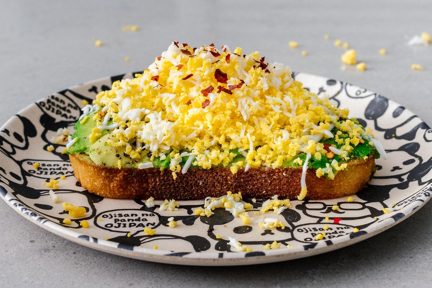 grated egg toast | foodiesanddrink.com