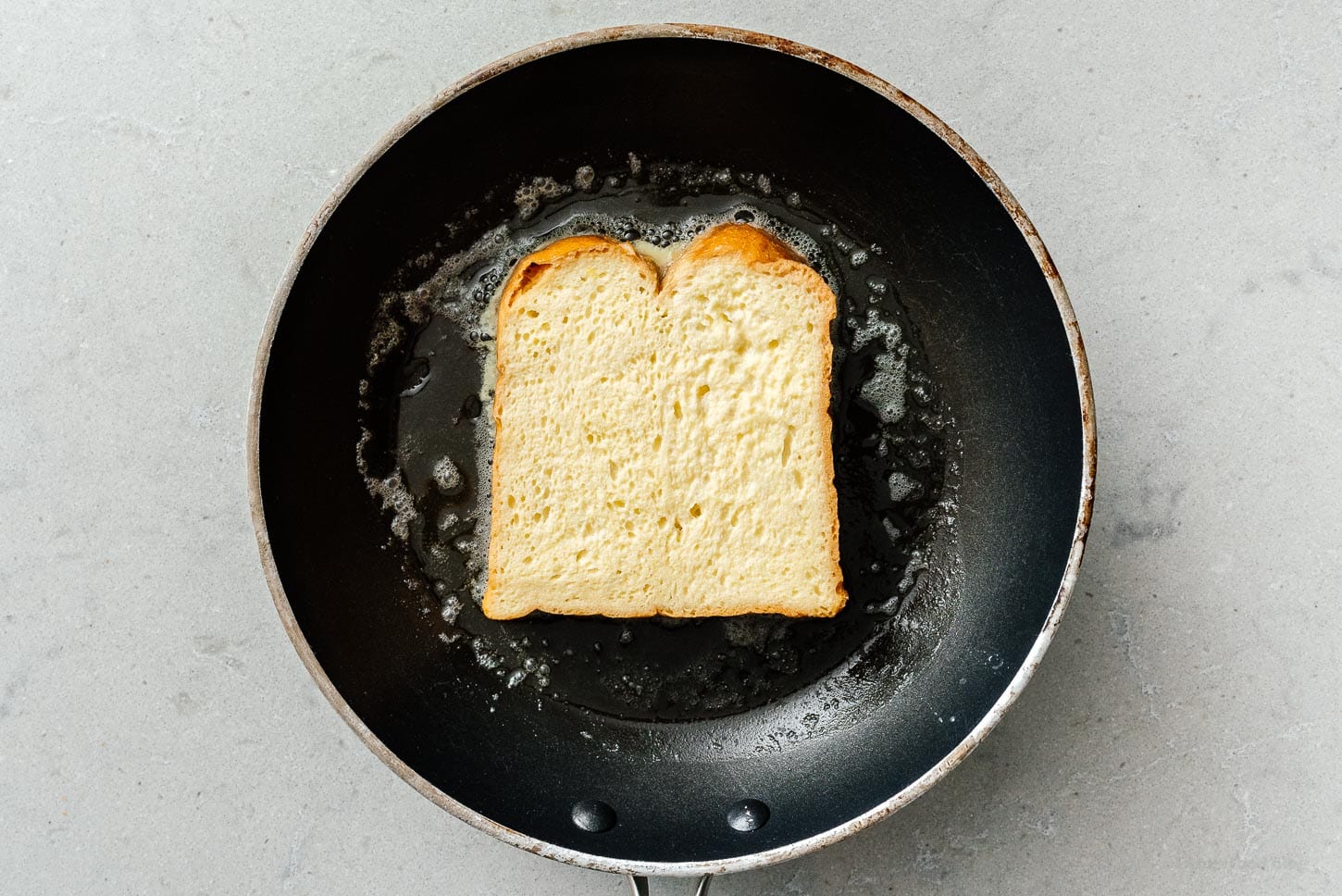 frying french toast | foodiesanddrink.com