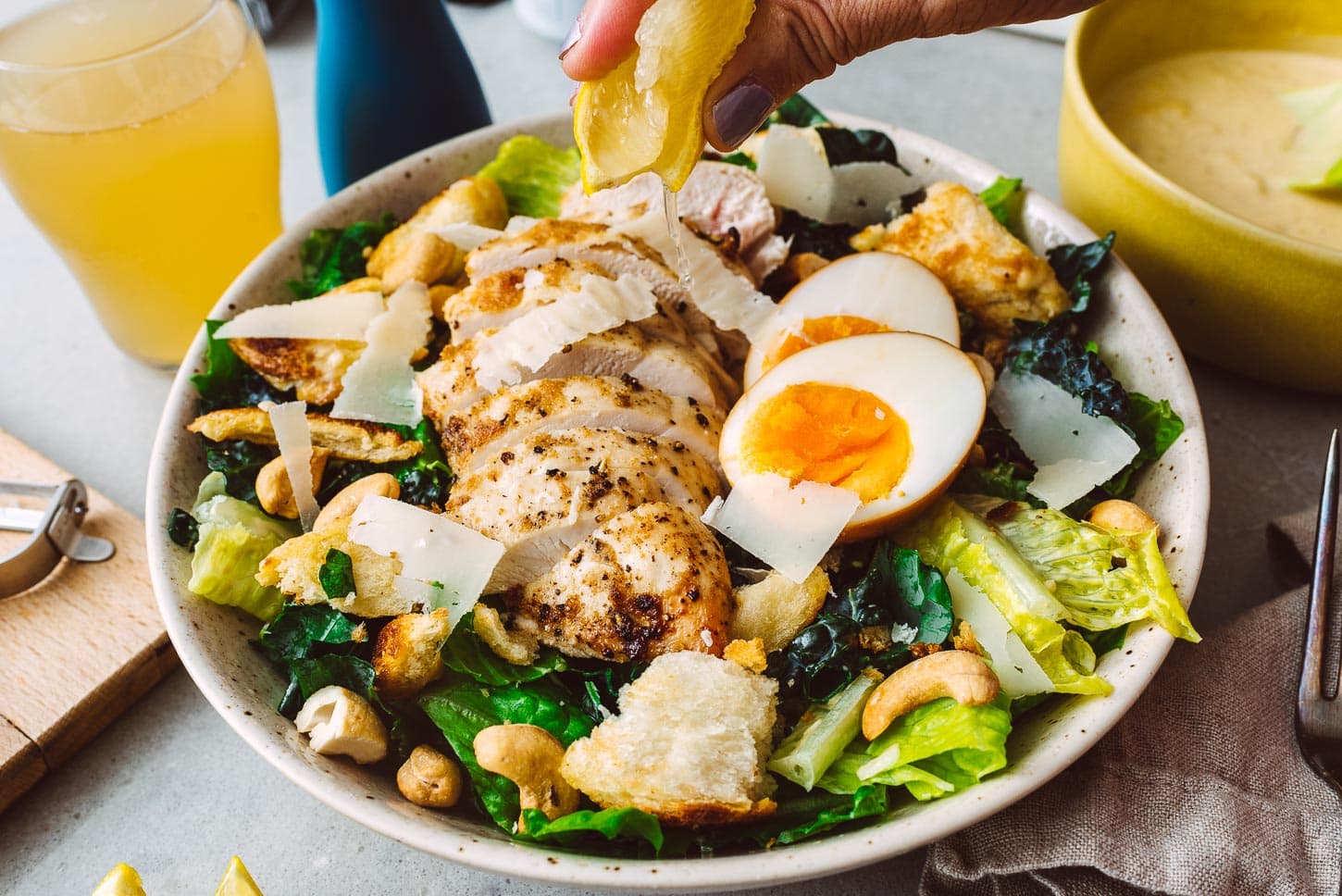 chicken caesar salad | foodiesanddrink.com