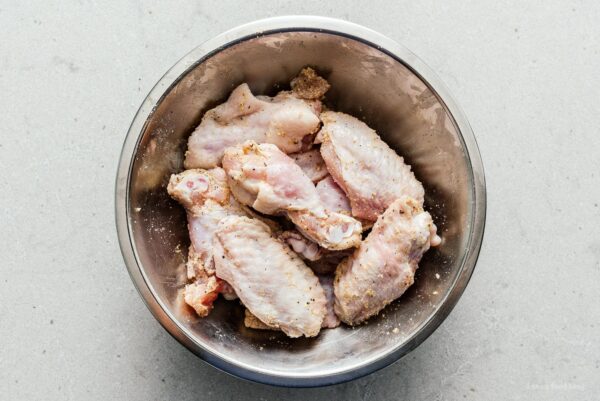 the best air fryer chicken wings | foodiesanddrink.com