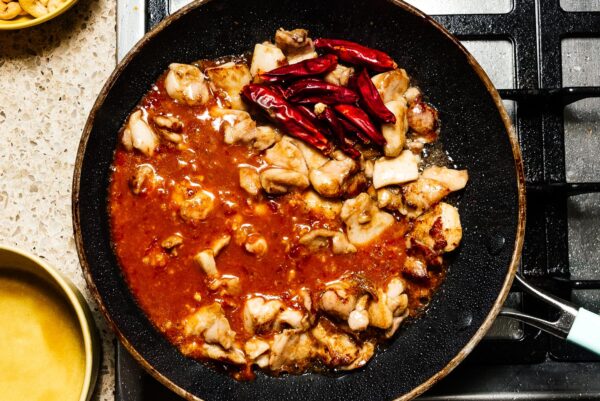 making kung pao chicken | foodiesanddrink.com