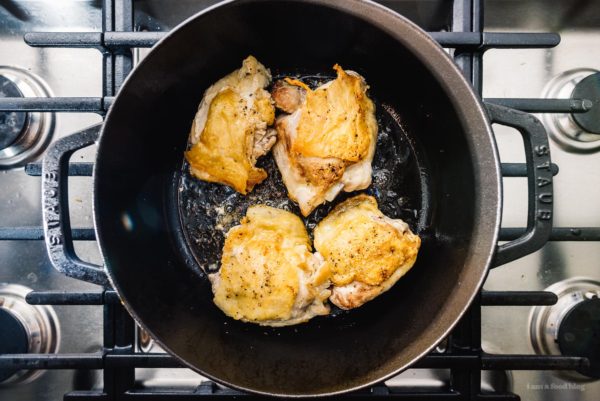 Oven-Baked Hatch Chile Salsa Verde Honey Chicken Thighs | foodiesanddrink.com