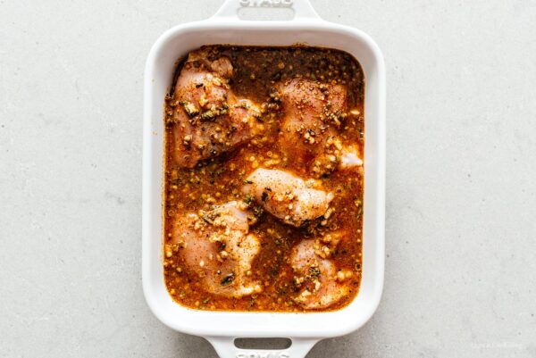 marinating chicken for tacos | foodiesanddrink.com