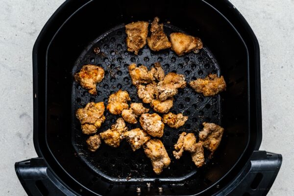 air frying taiwanese popcorn chicken | foodiesanddrink.com