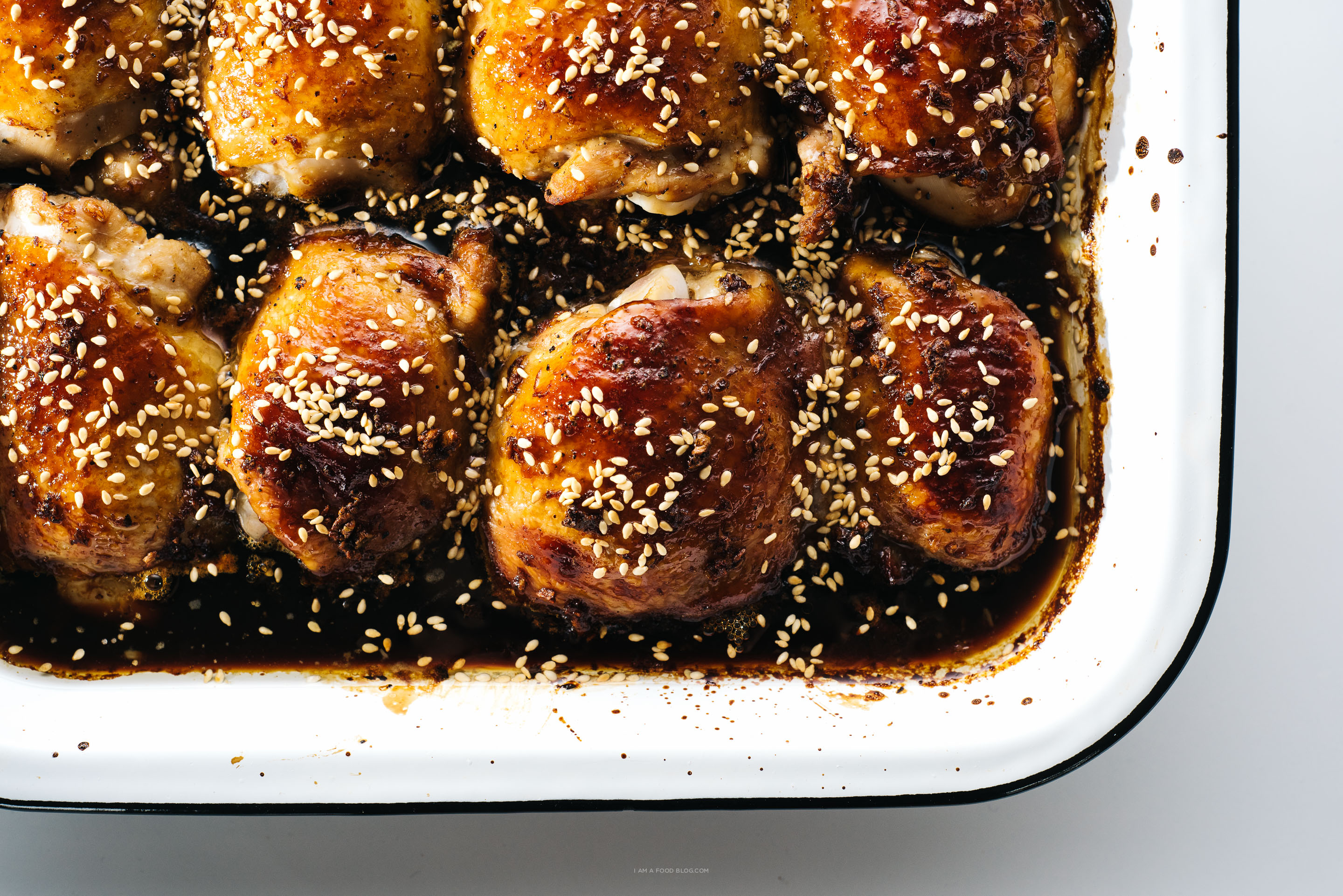 Easy Oven-Baked Sesame Chicken Thighs | foodiesanddrink.com