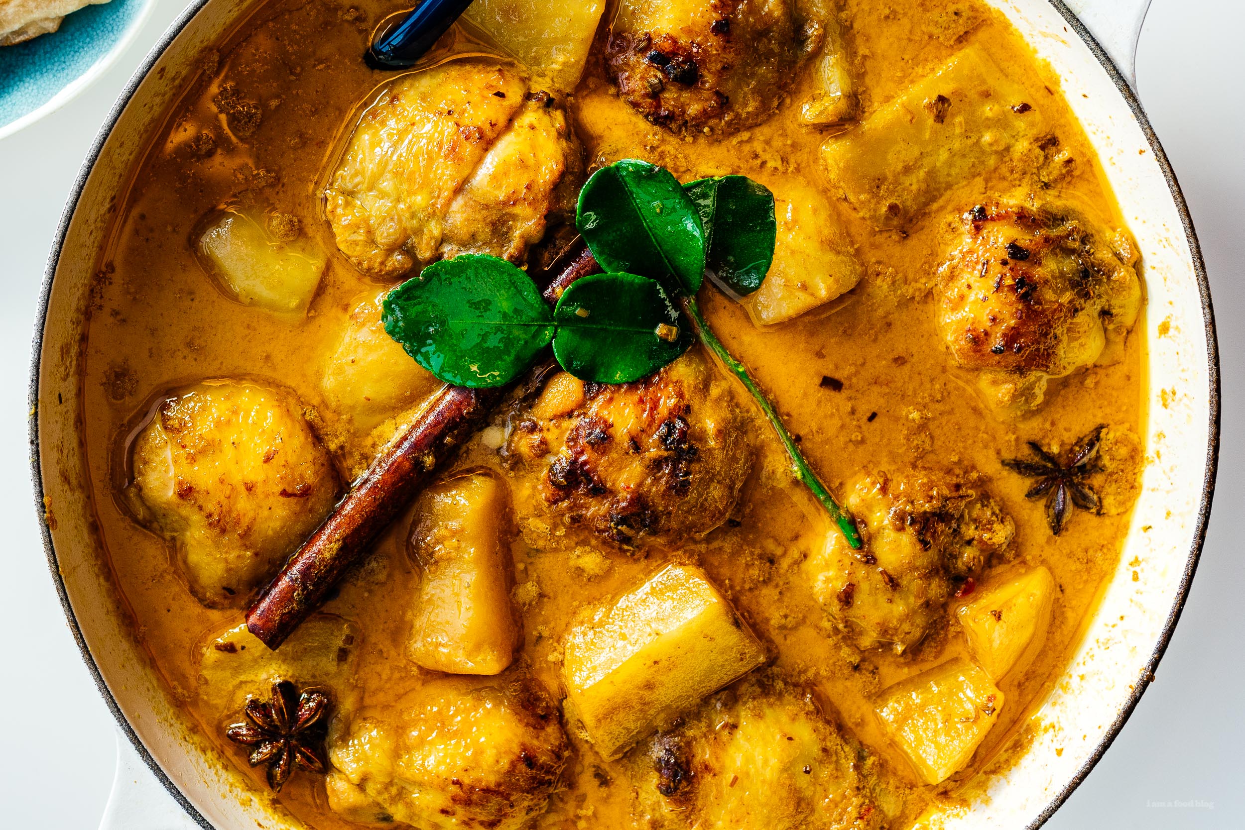 Coconut Chicken Curry | foodiesanddrink.com