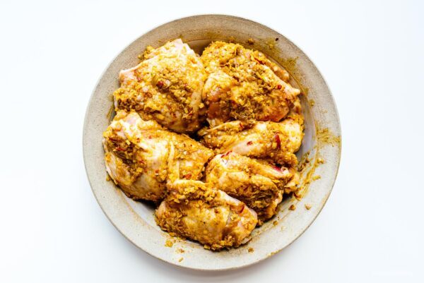 marinating chicken for chicken curry | foodiesanddrink.com