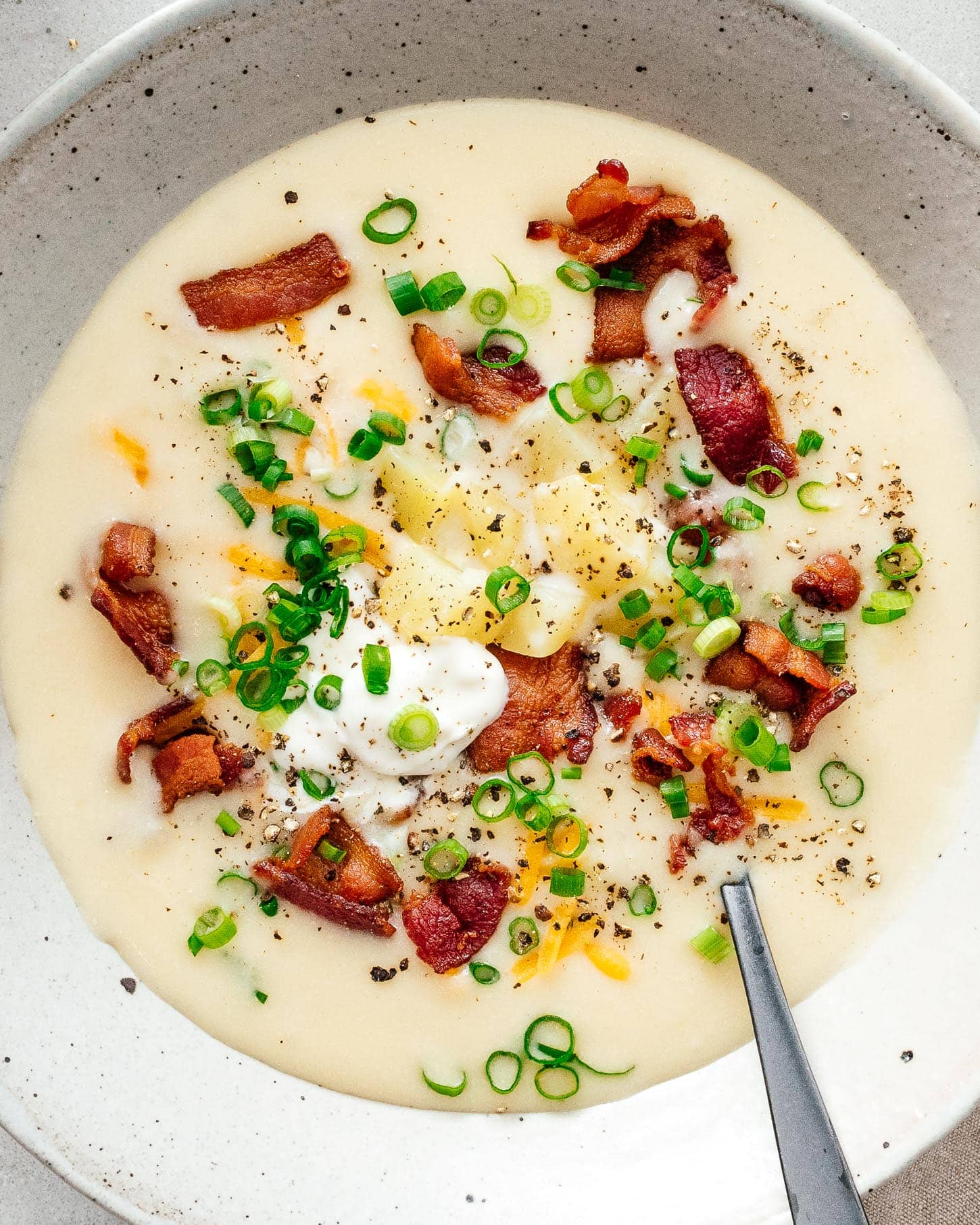 loaded potato soup | foodiesanddrink.com