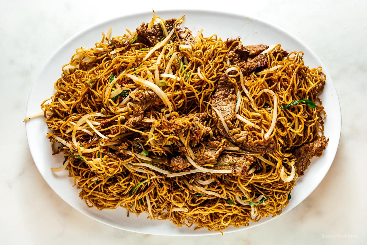 soy sauce chow mein | foodiesanddrink.com