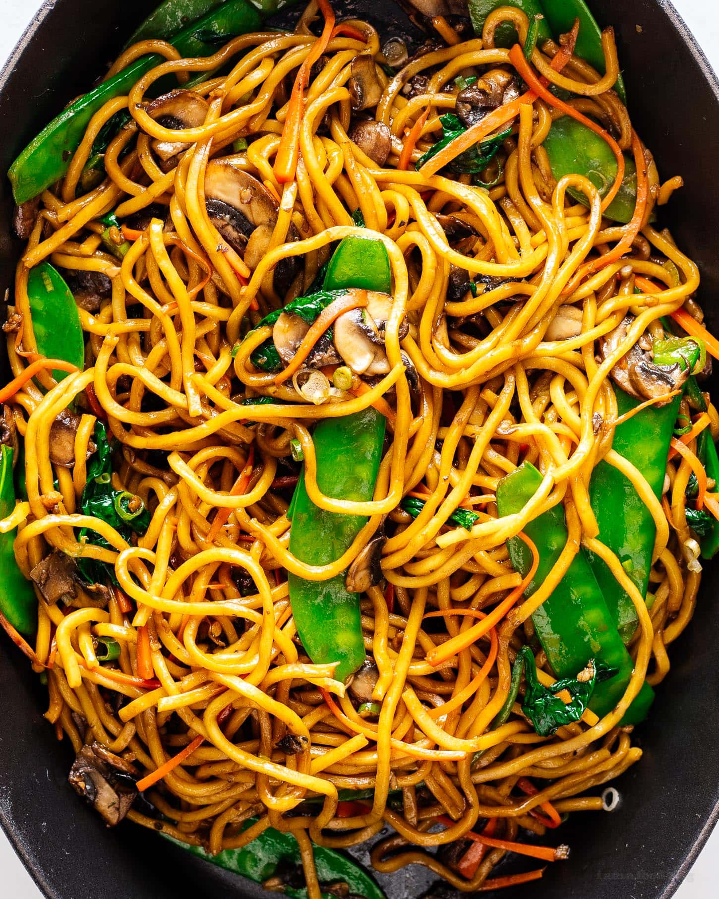 lo mein | foodiesanddrink.com