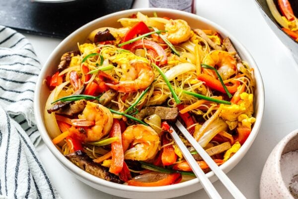 singapore noodles | foodiesanddrink.com