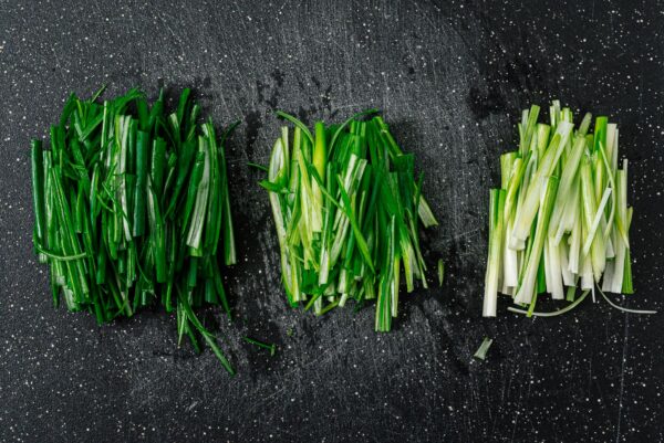 cut green onions | foodiesanddrink.com